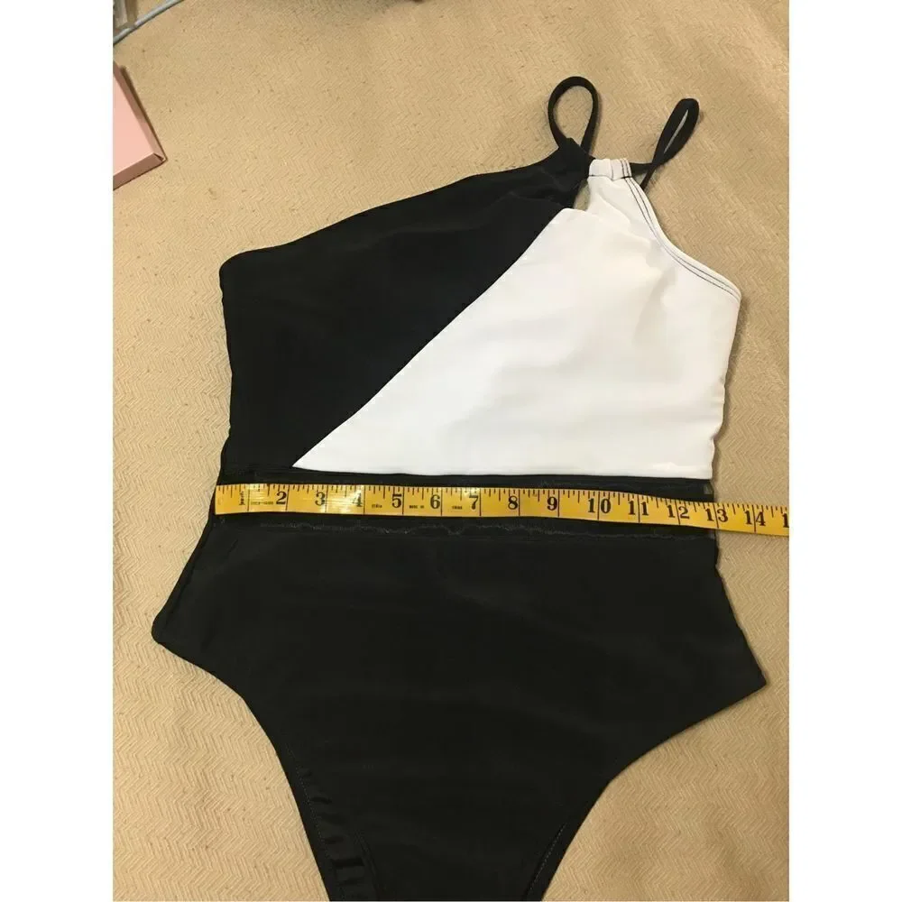 New Women’s Color Block One Piece Black & White Swimsuit M